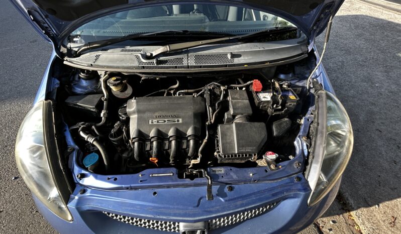 light blue honda 2007 LIKE NEW full