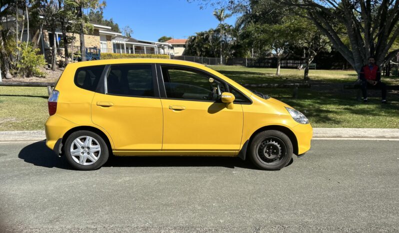 YELLOW HONDA JAZZ 2007 LIKE NEW full