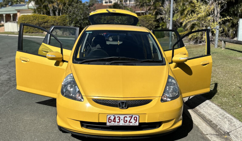 YELLOW HONDA JAZZ 2007 LIKE NEW full