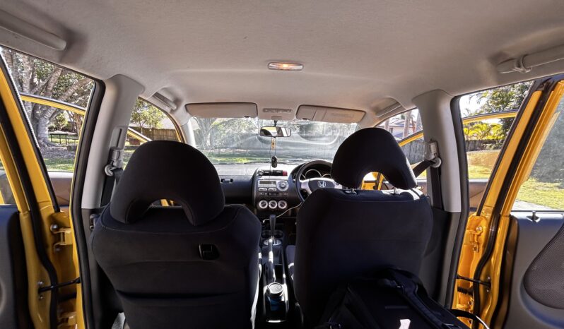 YELLOW HONDA JAZZ 2007 LIKE NEW full