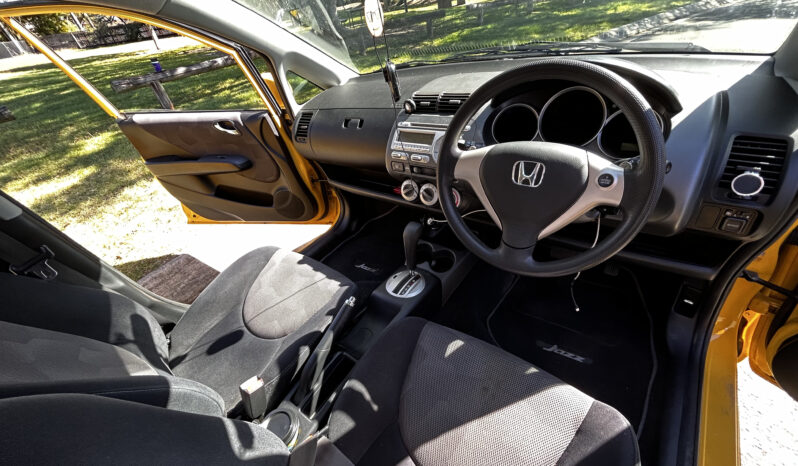 YELLOW HONDA JAZZ 2007 LIKE NEW full