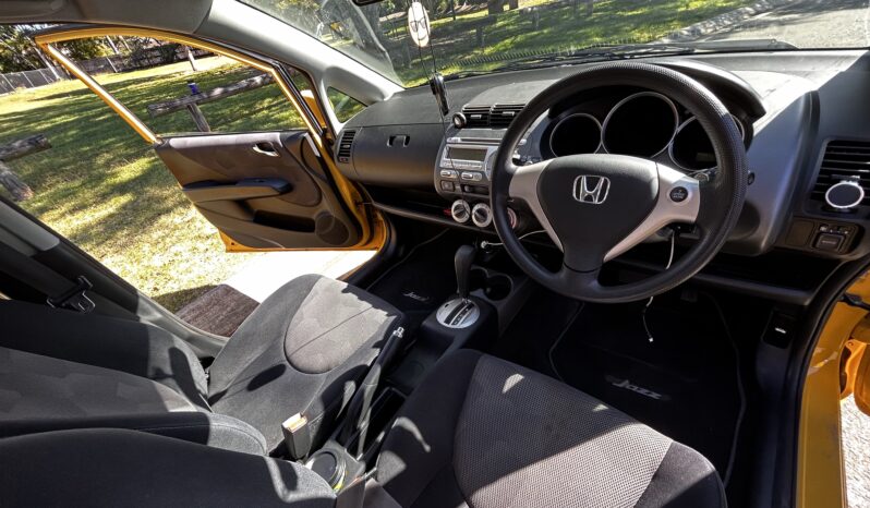 YELLOW HONDA JAZZ 2007 LIKE NEW full